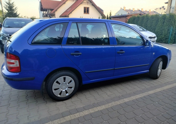 Skoda Fabia cena 7500 przebieg: 291900, rok produkcji 2006 z Marki małe 232
